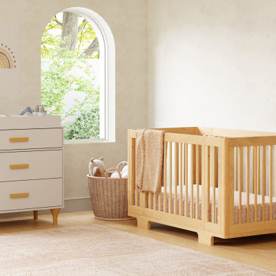 Yuzu 8-in-1 Convertible Crib with All-Stages conversion kits